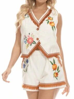 NWT Embroidered Vest/Short Set - Large
